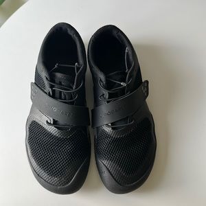 Vivobarefoot Motus 39L